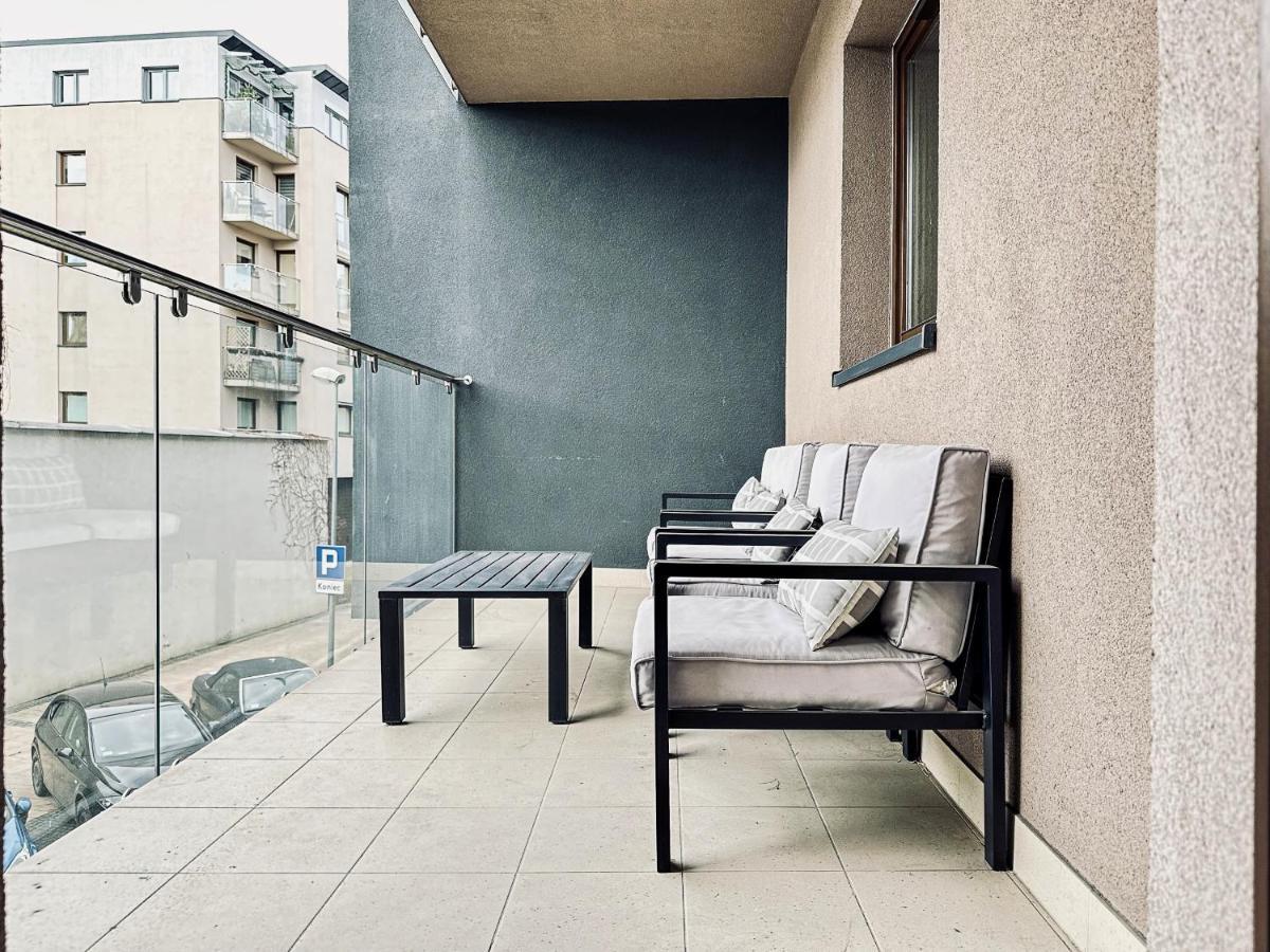 Cozy Apartment In Old Chocolate Factory Krakau Exterior foto